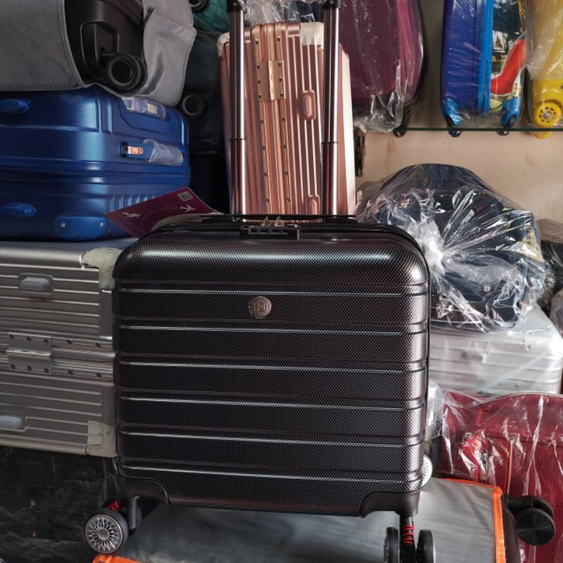 Vali nhựa / vali kéo ngang 18 inch