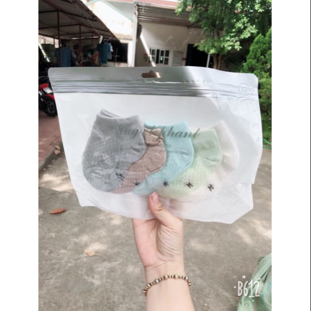 Sét tất lưới cho bé