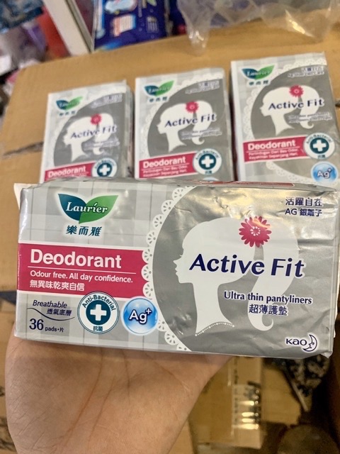 Băng vệ sinh hàng ngày phân tử bạc Laurier Active Fit 36 miếng/gói