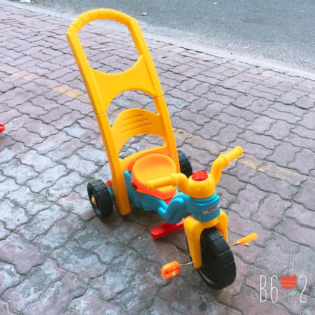 Xe đạp có tay đẩy