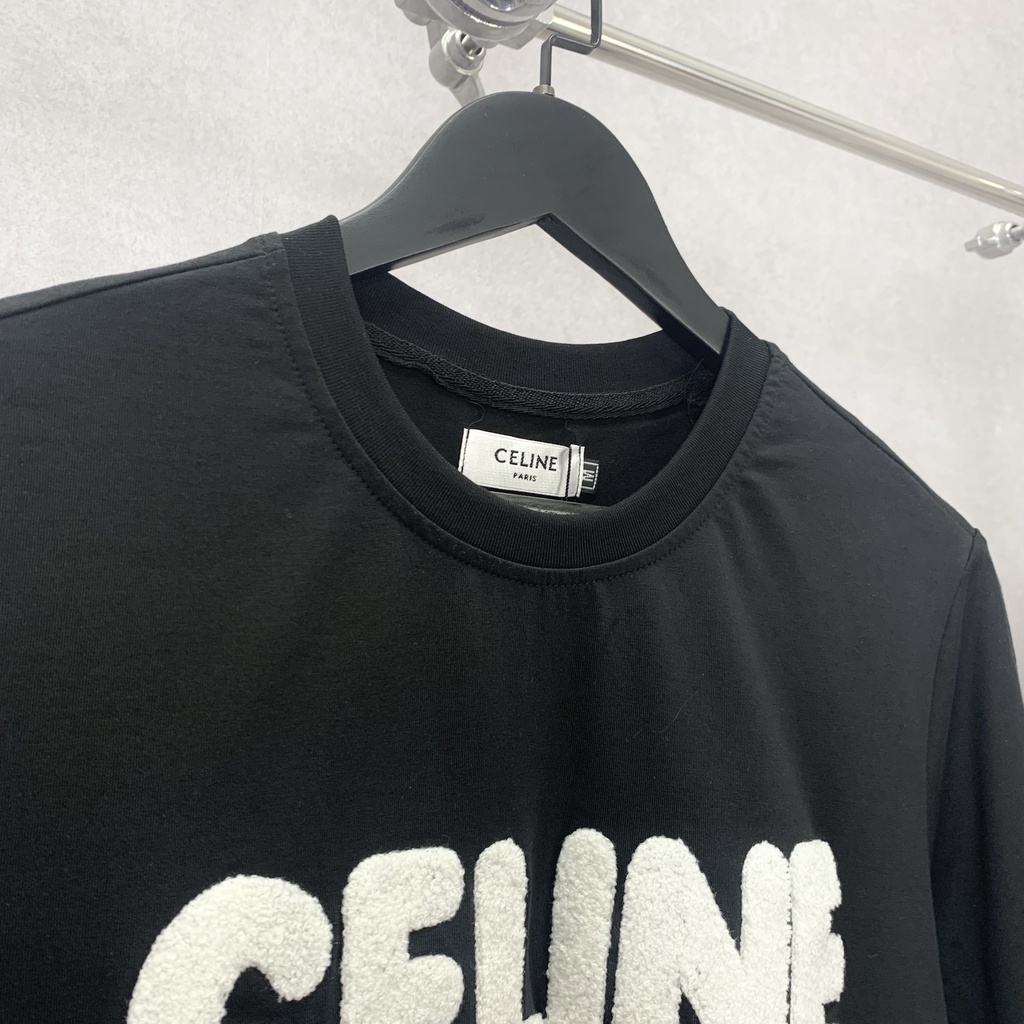 Áo Phông Nam Cổ Tròn Thêu Chữ Lông Trước Ngực AP01P