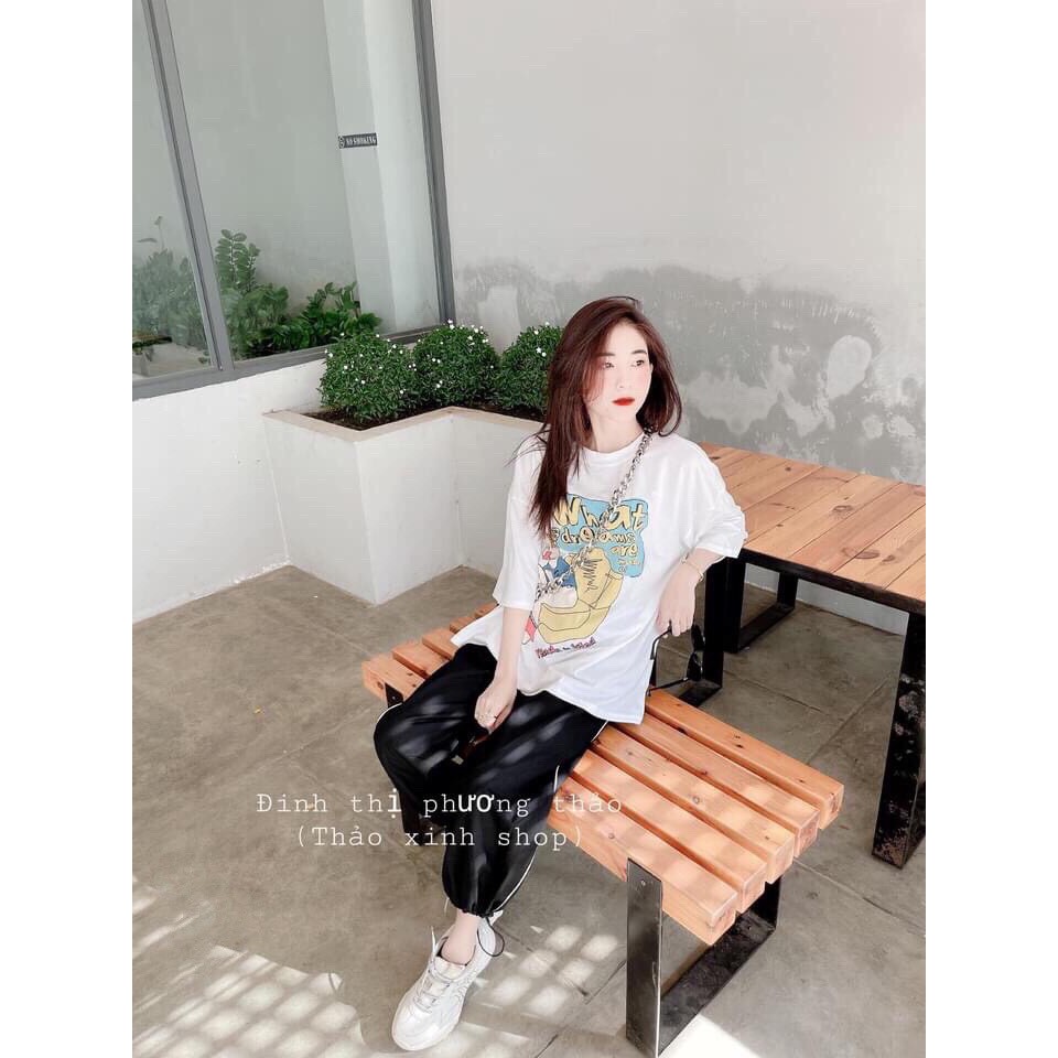 BỘ ÁO THUN TRẮNG CÔ GÁI WHAT MIX QUẦN JOGGER ĐEN SỌC MÍ Dáng Suông Form Thụng Hot