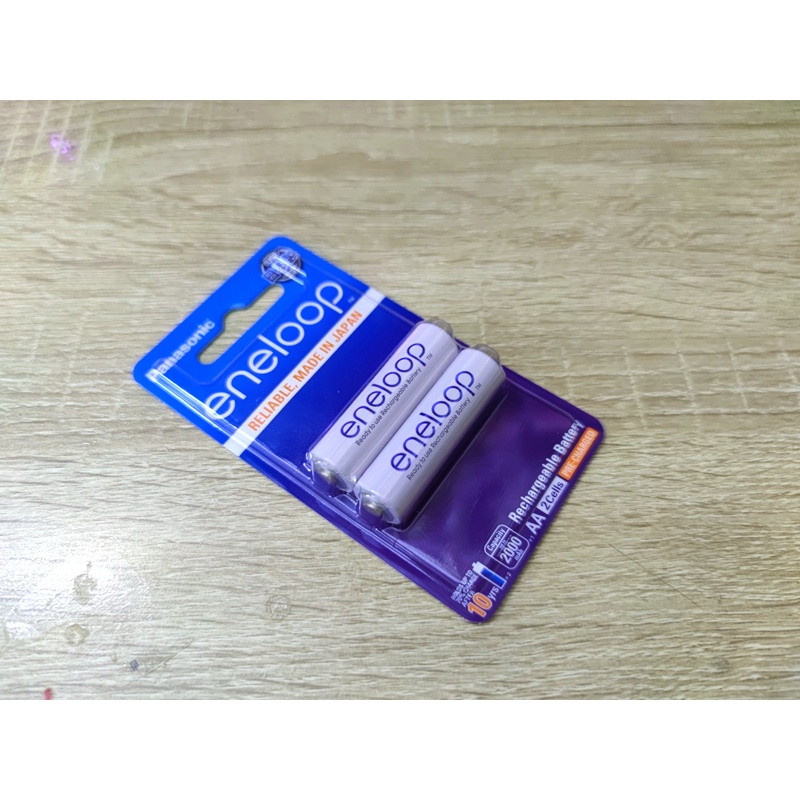 Vỉ 2 pin sạc AA Eneloop 1900mAh BK-3MCCE/2NT - phiên bản Thailand (Trắng)