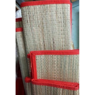Chiếu Lác Trắng Xếp Gọn