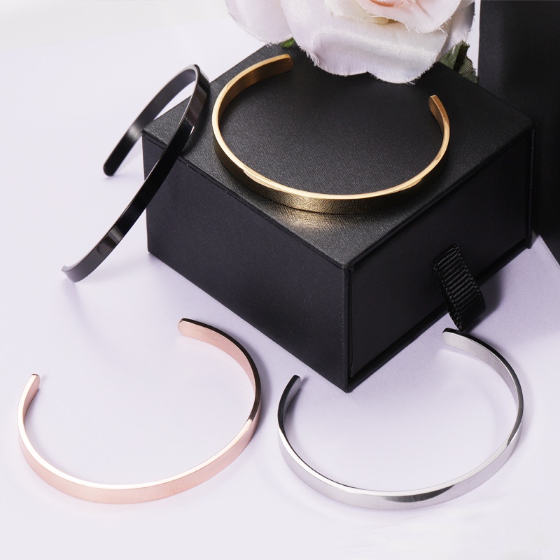 Vòng tay basic cuff khắc tên theo yêu cầu 4 màu