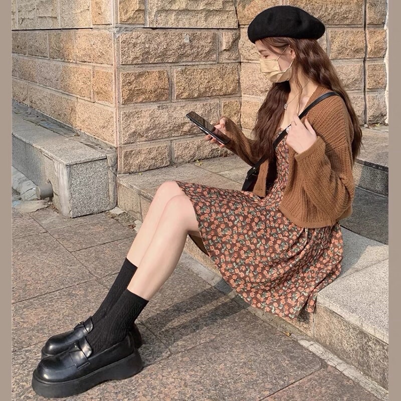 Set Áo Cardigan Lửng + Váy Hoa Nhí Hai Dây Xinh Xắn