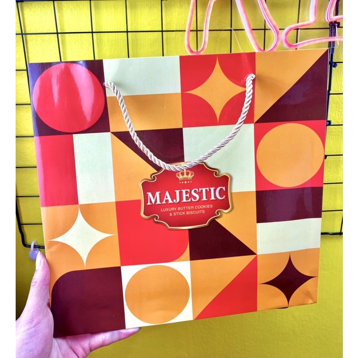 Bánh thập cẩm Majestic hộp thiếc 398g | BigBuy360 - bigbuy360.vn