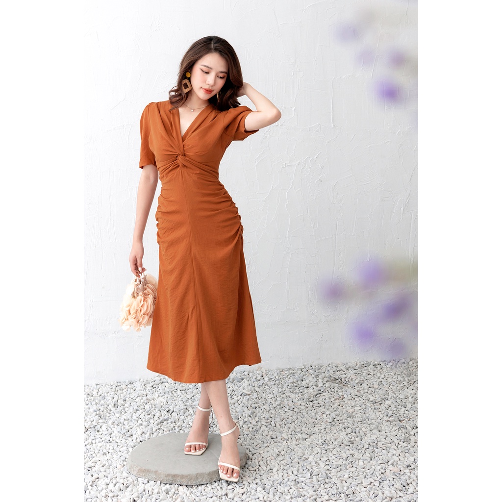 Váy xoắn ngực rúm bên cam HM