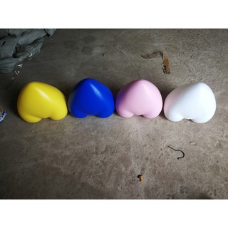 mông nhựa trái tim mặc quần lót