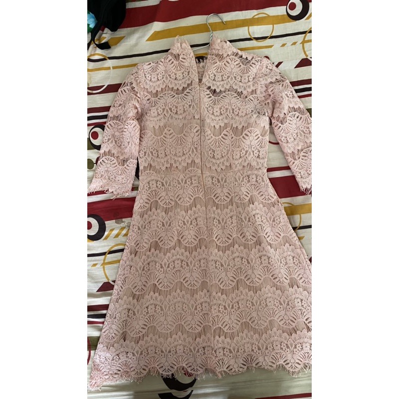 Thanh lý đầm ren hồng