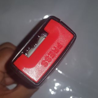 Đầu khóa chốt cắm móc đai dây an toàn xe hơi ô tô