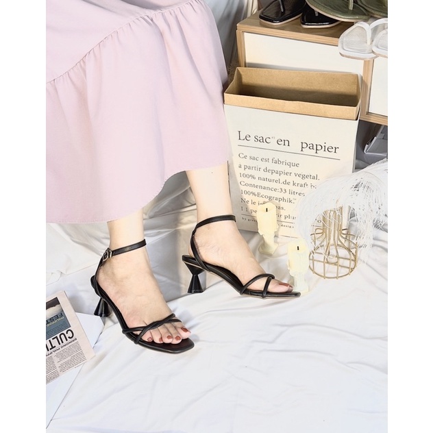 Sandal quai chéo 5cm