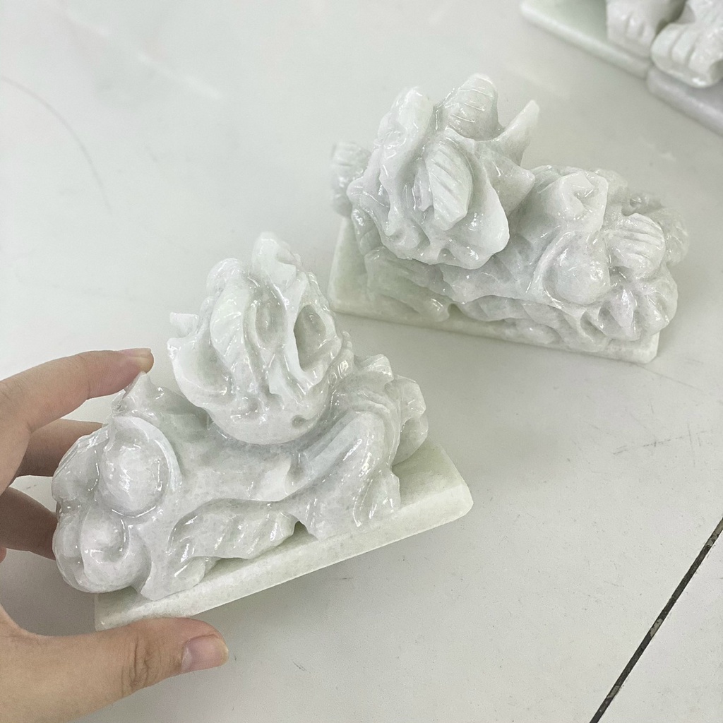 Tỳ Hưu Phong Thủy Đá Trắng Non Nước, Đá Vân Gỗ - Dài 10cm