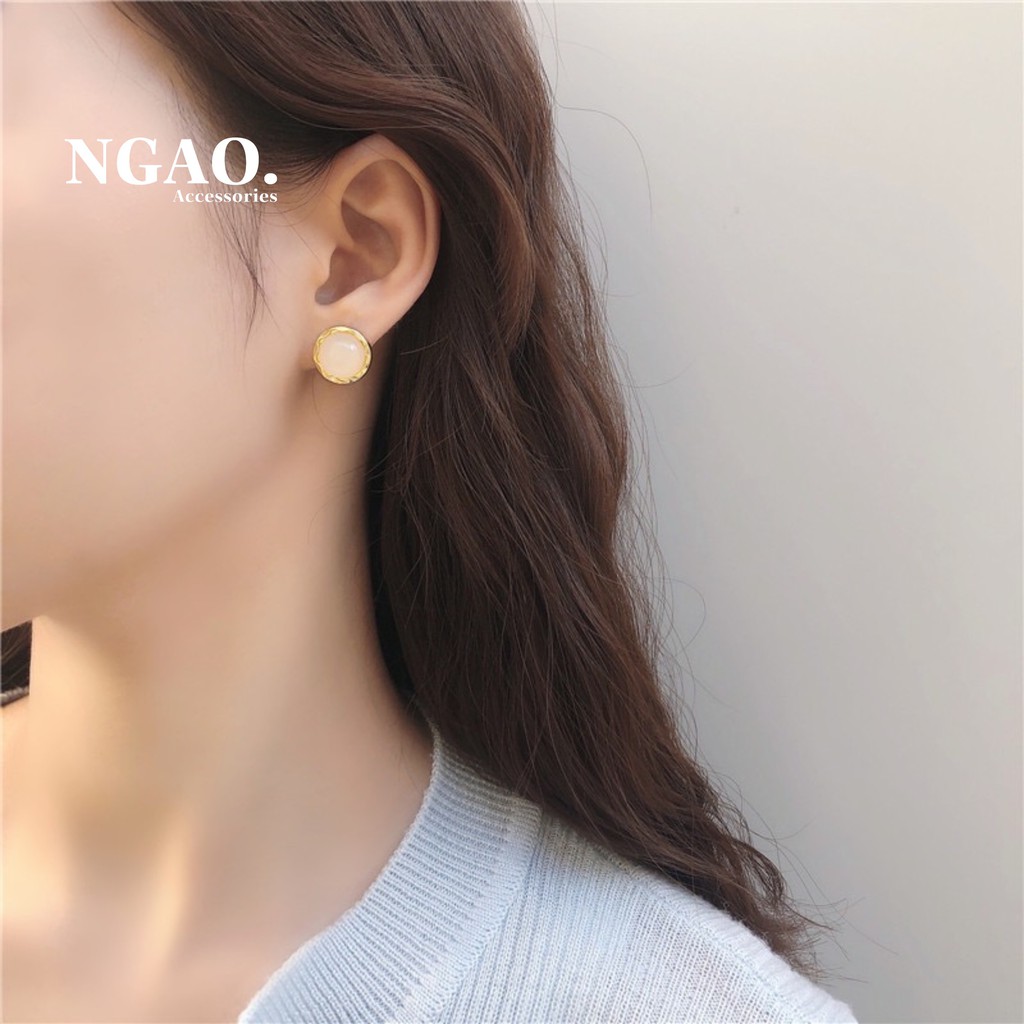 KHUYÊN TAI NỮ TRÒN MẶT ĐÁ ngao.acc