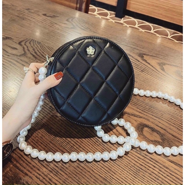 (SẴN)Túi xách mini tròn CHANEL dây đeo chuỗi hạt ngọc size 18cm,hàng QC fullbox chuẩn