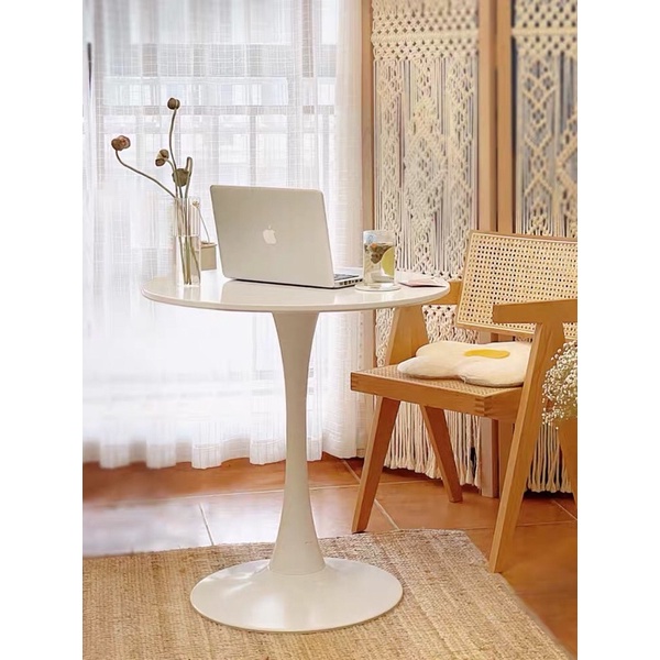 Bàn trà Tulip trắng phong cách Hàn Quốc đơn giản