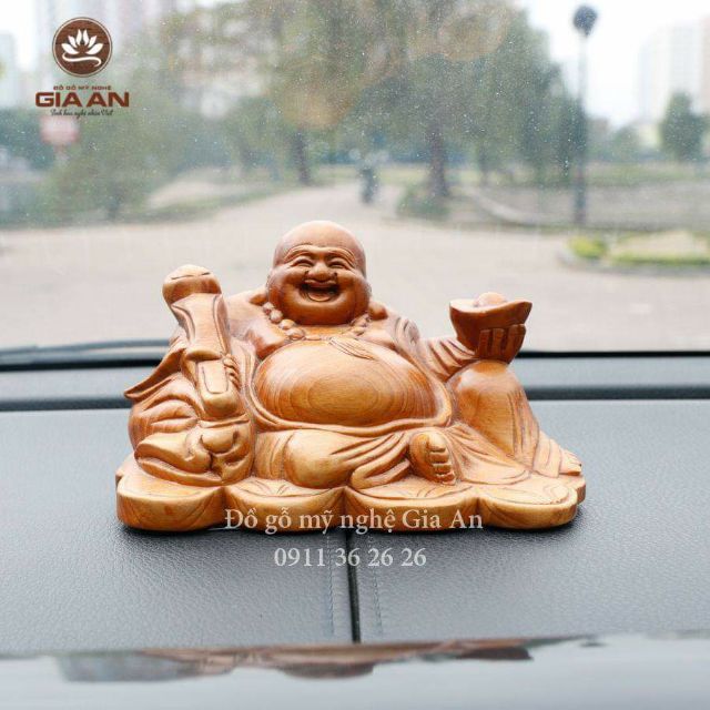 [TẶNG MIẾNG DÁN TAPLO TRỊ GIÁ 99K]  Tượng Phật Di Lặc để xe ô tô ngồi cầm vàng gỗ Ngọc Am thơm nức