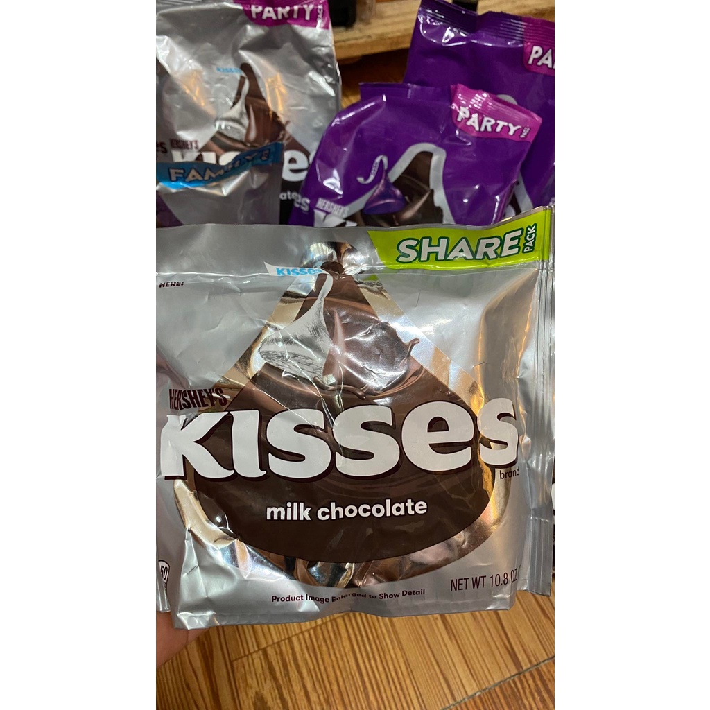 socola Kisses Milk và Special Dark đủ các size của Mỹ