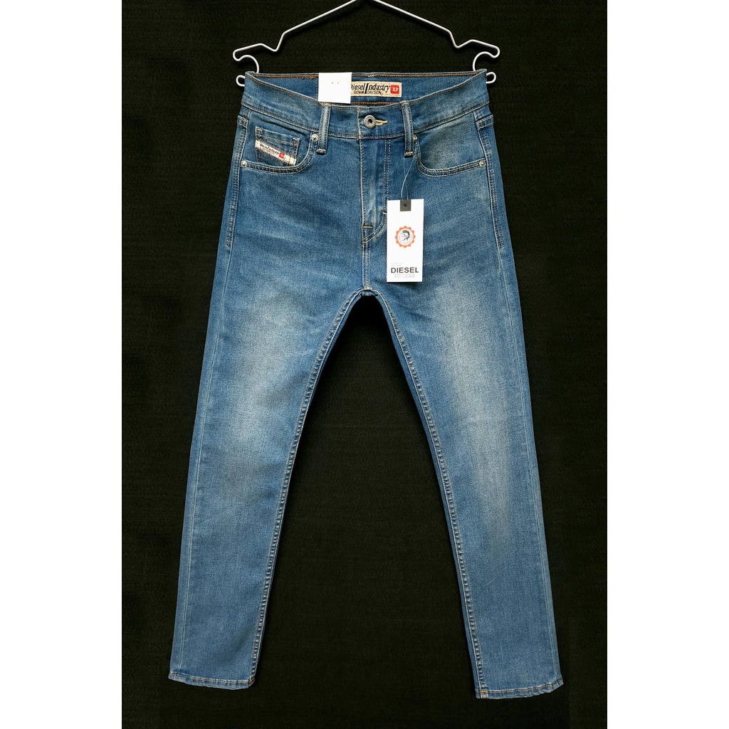 Quần jeans Diesel slim fit straight ống wash bạc nhẹ