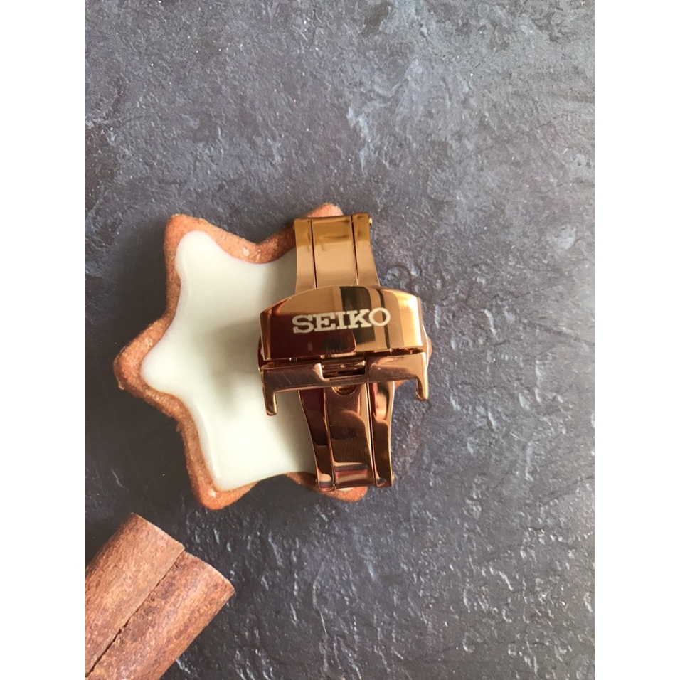 Khoá Bướm Khắc Logo Thay Thế Cho Khóa Đồng Seiko