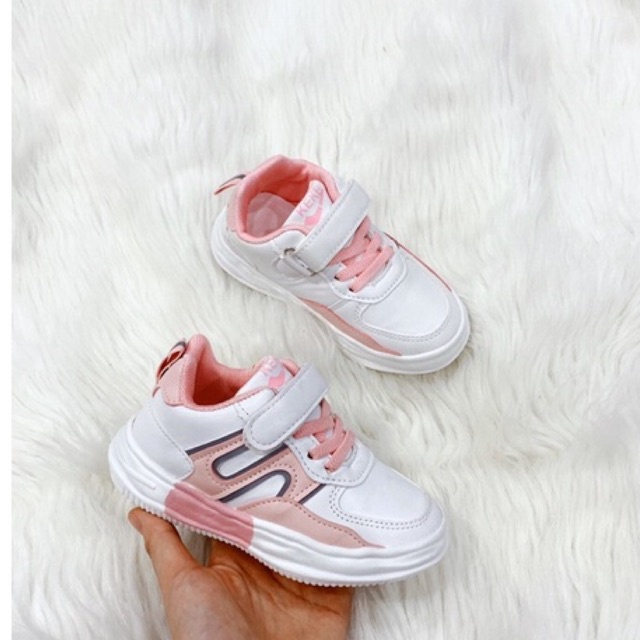 Giày thể thao bé gái viền hồng size 26-31