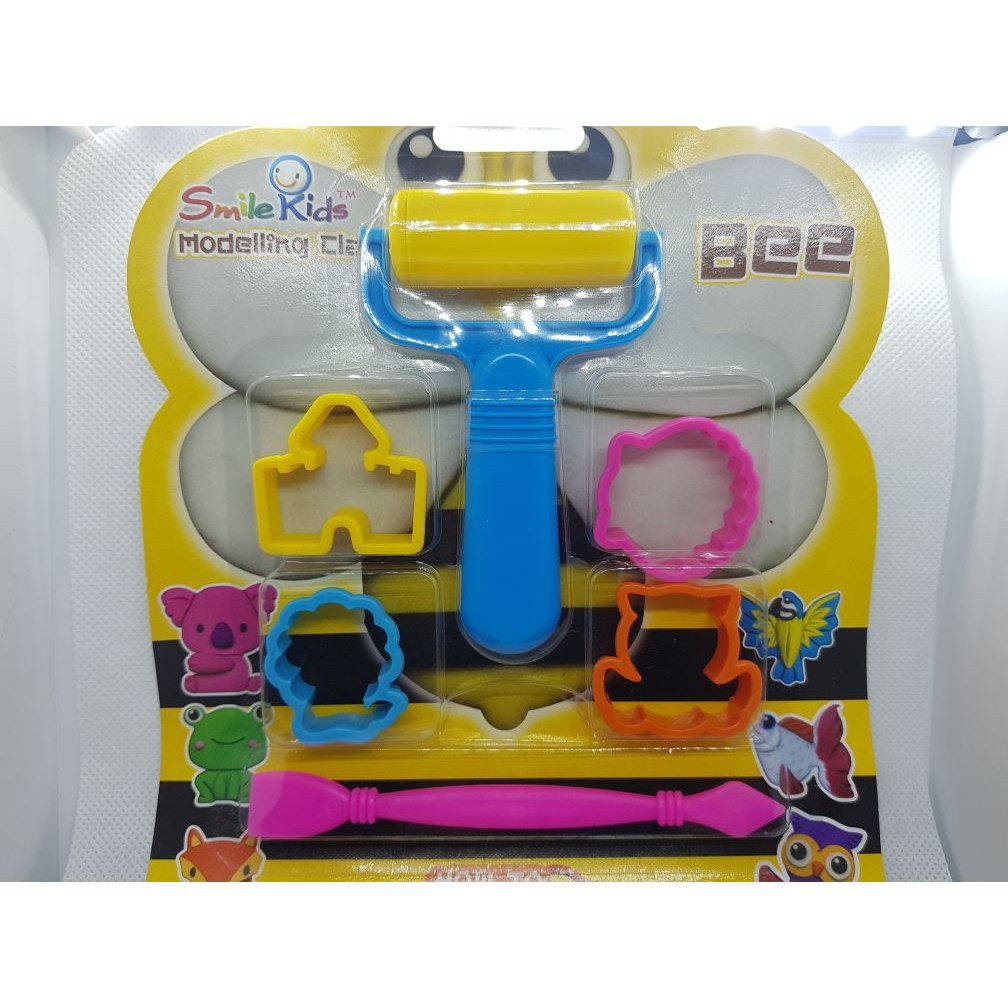 Bộ sản phẩm đất nặn khuôn hình con vật BEE - Smile Kids