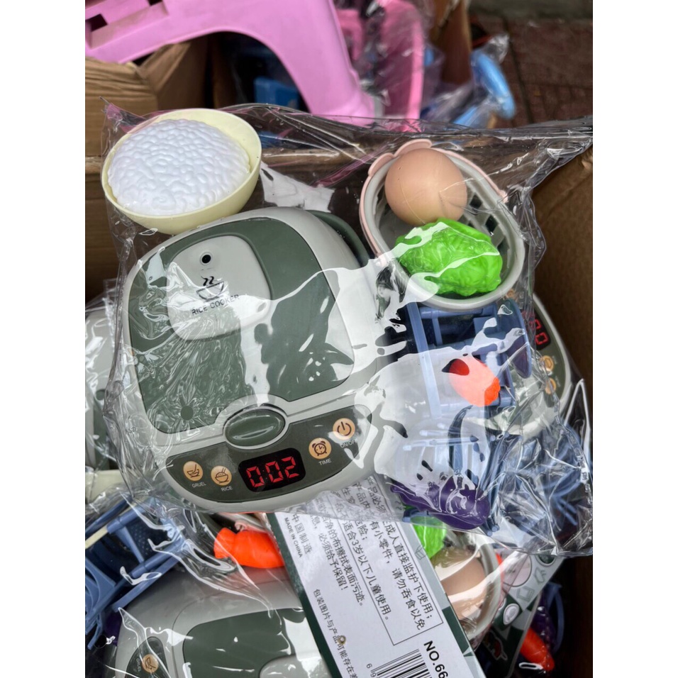 Đồ chơi Bộ nồi cơm điện kèm đồ nâú ăn món quà hấp dẫn  cho bé gái