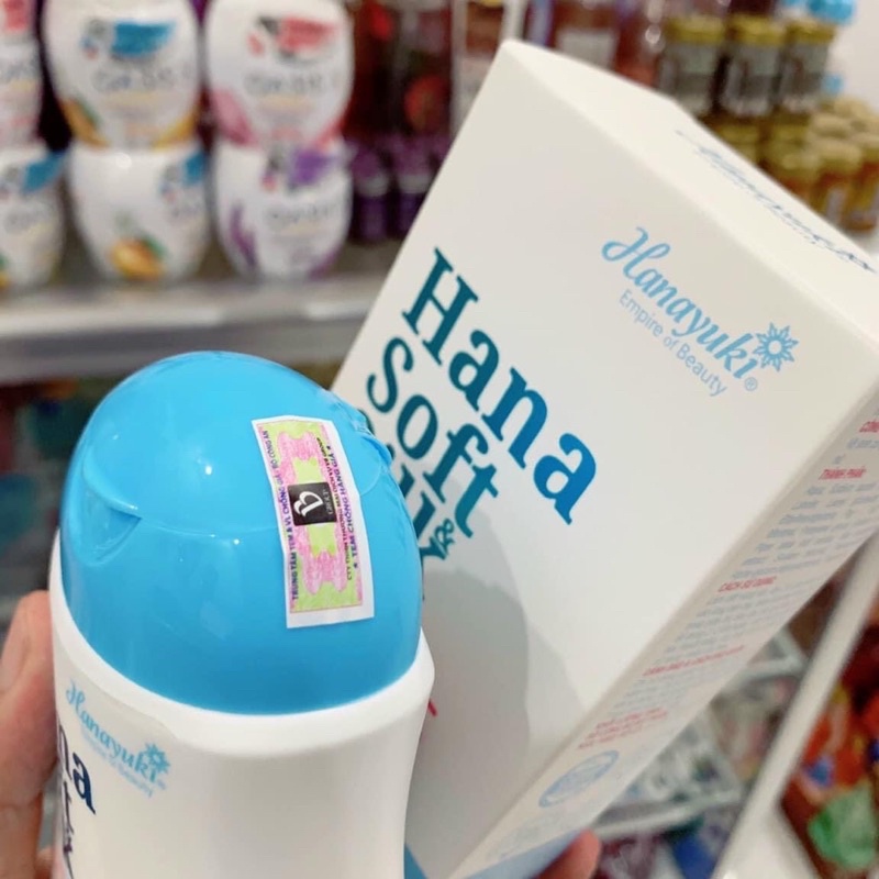 Dung dịch vệ sinh Hânyuki Sòt Silk Hồng - Xanh