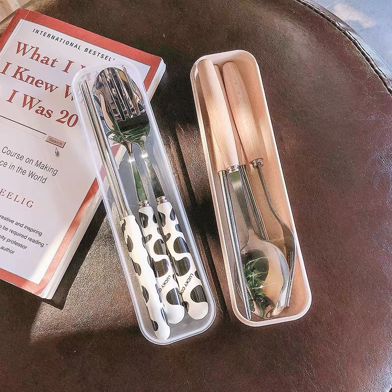 Hộp Muỗng, Đũa Cơm Trưa Văn Phòng Hình Bò Sữa