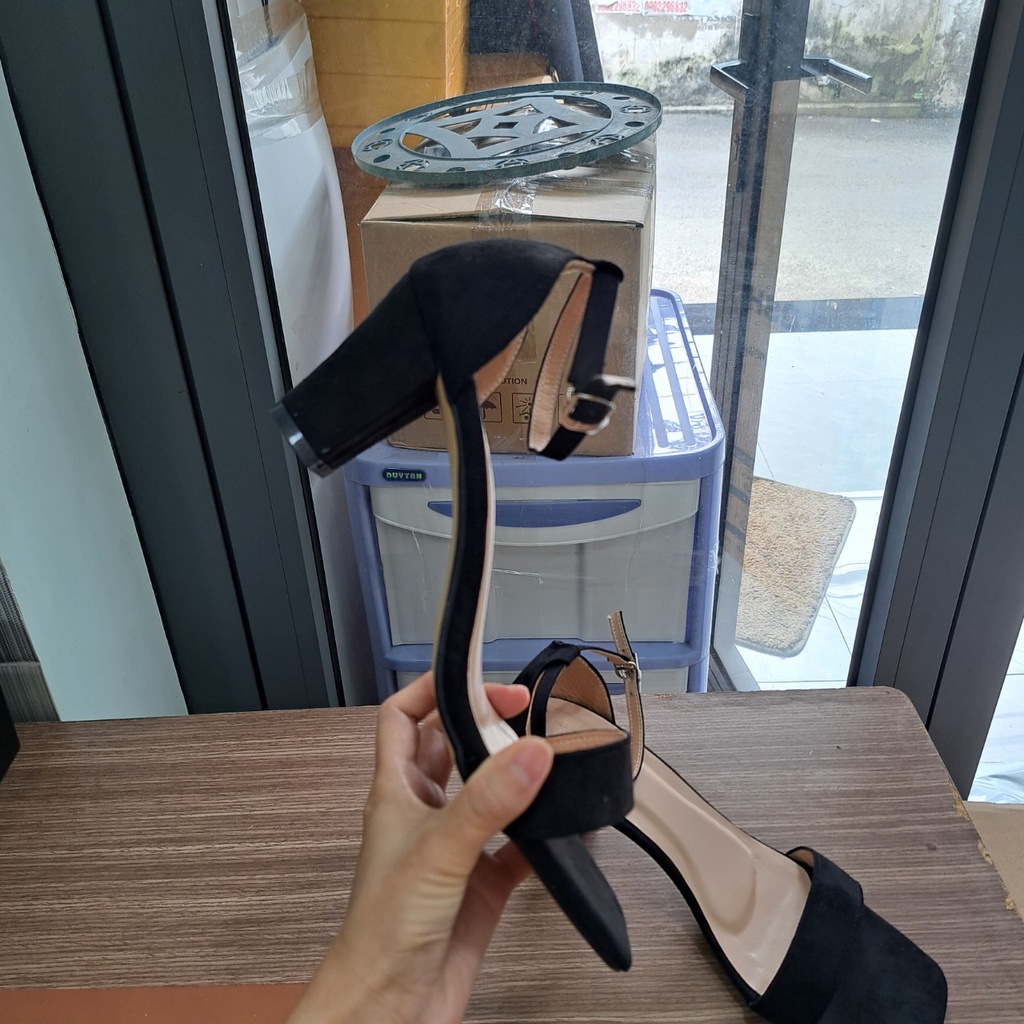 Giày sandal cao gót big size nữ 40 41 42 quai ngang thời trang gót vuông mũi vuông cao  7 phân
