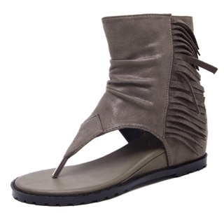 Giày boot xỏ ngón tua rua