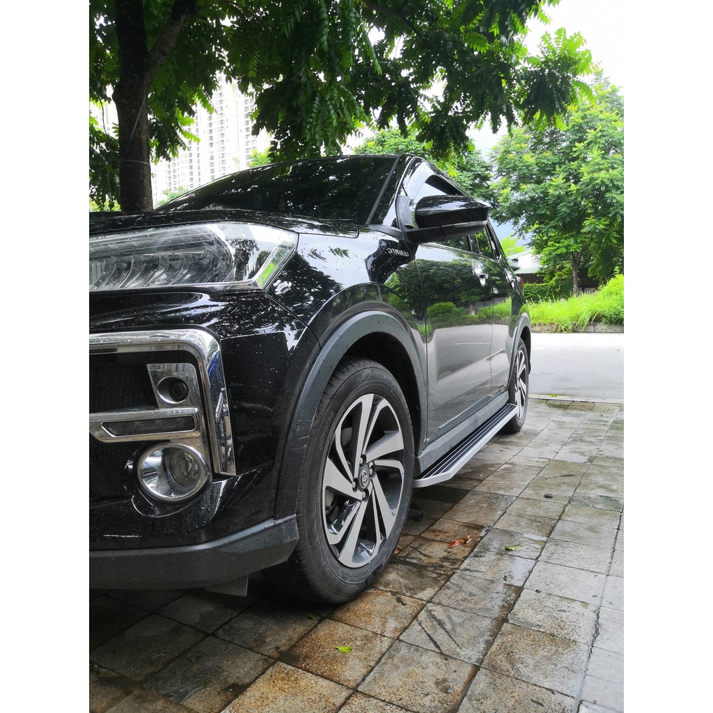 Bậc lên xuống, bệ bước chân Toyota Raize 2021 - 2022 mới nhất. Mẫu đúc Cao cấp MH