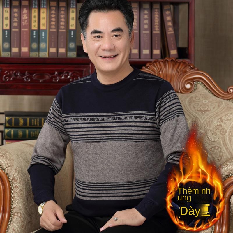 Quần áo mùa đông của bố dày dặn và áo len lông cừu, quần áo ấm cho nam giới trung niên và người già 40-50 tuổi