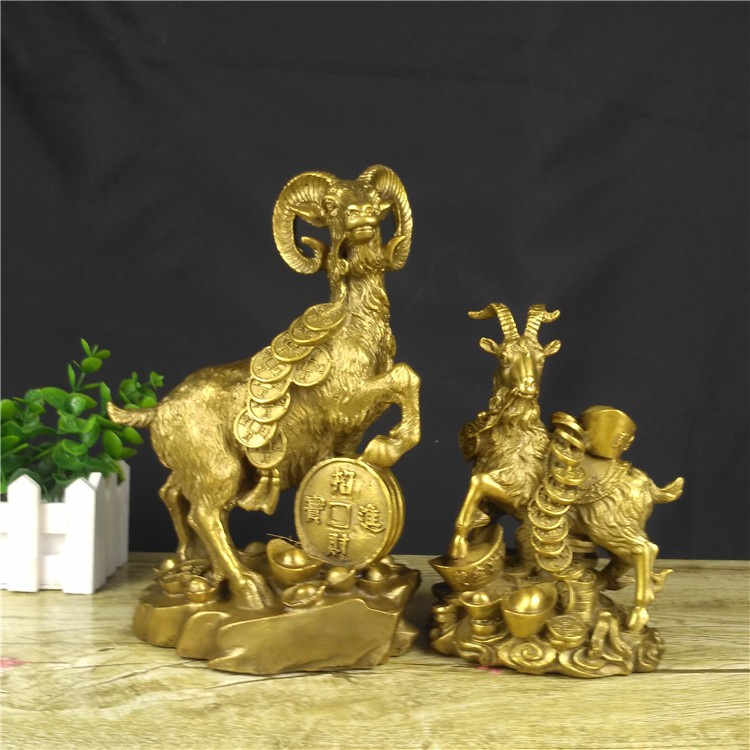 Tượng dê dương cõng vàng 18cm bằng đồng thau phong thủy