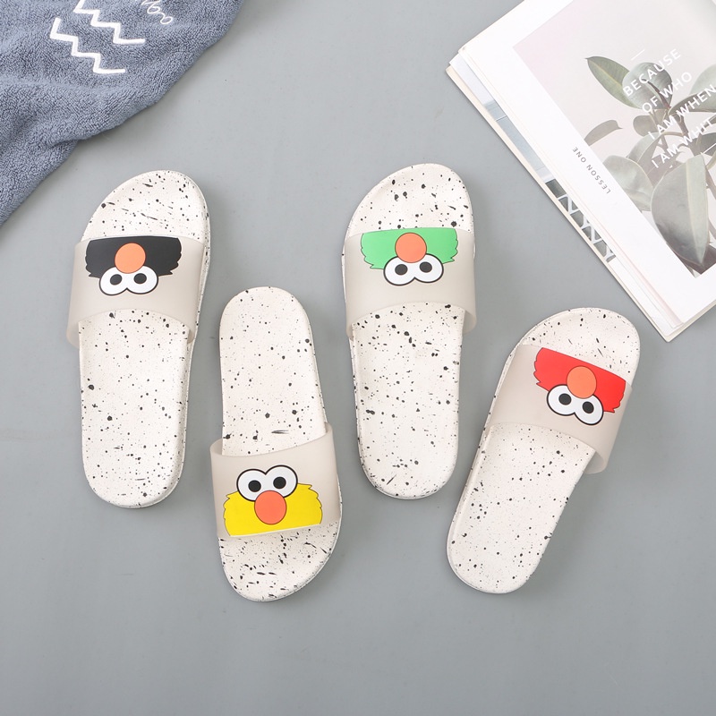 Dép bánh mì hoạt hình con gà 2 mặt cute mắt trố MKS40