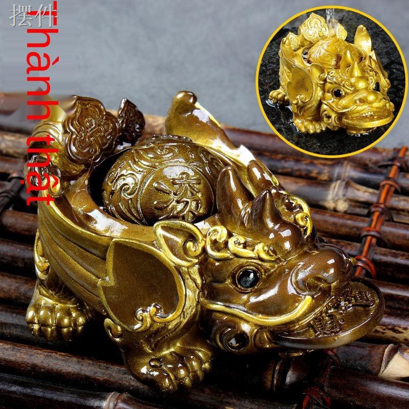 Đồ trang trí thú cưng trà đổi màu cửa hàng sáng tạo Paixiu bình xịt Nước cóc vàng Kung Fu Bộ đạo phụ kiện chơi có thể đư