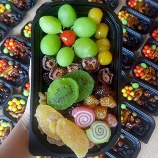 Mứt hoa quả sấy