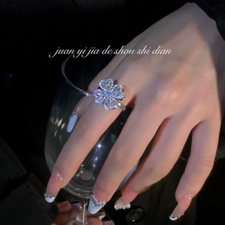 Nhẫn đính kim cương nhân tạo hình cỏ bốn lá có thể xoay thời trang sang trọng