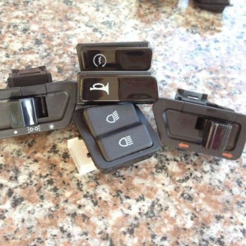 bộ 5 công tắc rs future1