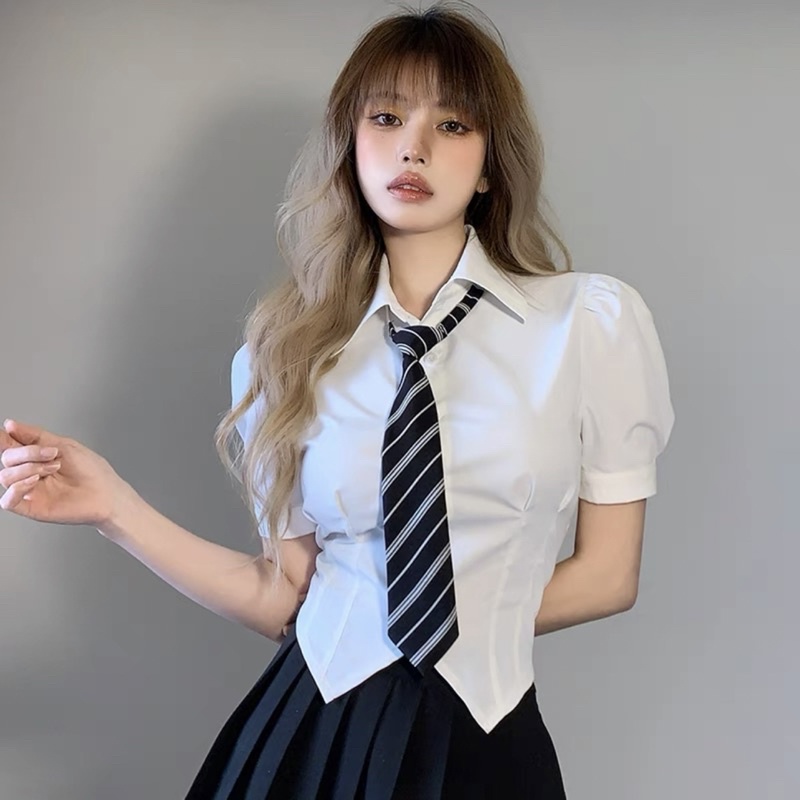 Áo sơ mi croptop dáng ôm tay phồng