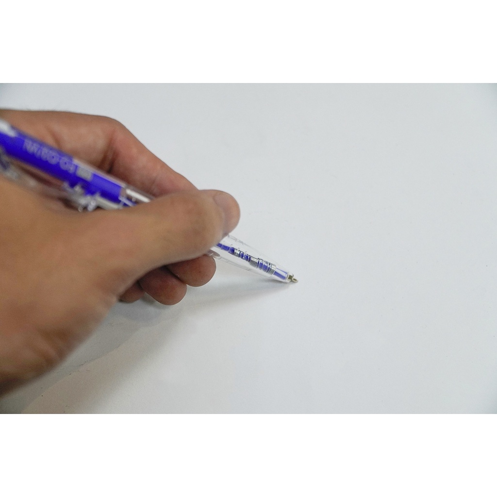 Bút Bi FO-03/VN Đen, Xanh, Đỏ (Sản Phẩm Giao 1 Trong 3 Màu)