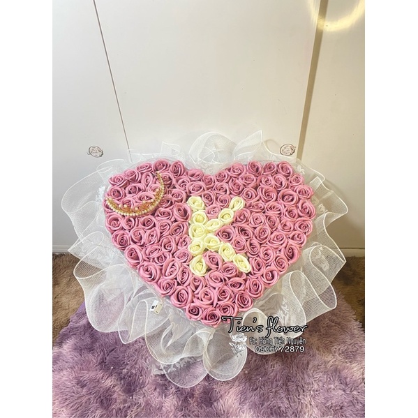 Bó hoa sáp 100 bông hình tim shop có nhiều màu nhận kết chữ theo yêu cầu