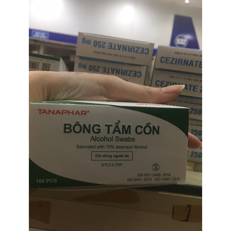 hộp 100 bông tẩm cồn Alcohol swabs