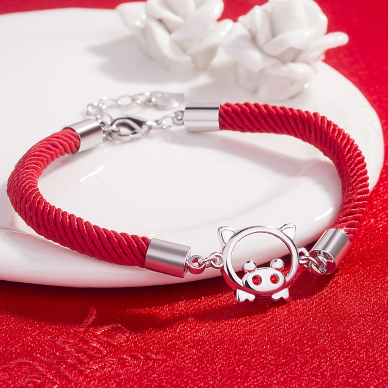 Vòng Tay Dây Đỏ May Mắn Mừng Năm Mới 2019