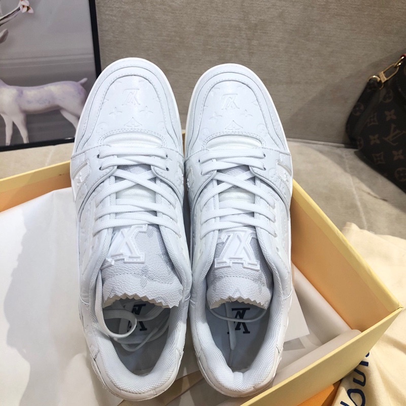Giày thể thao unisex màu trắng chất liệu da thật cao cấp thương hiệu Louis Vuitton LV