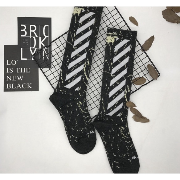 Vớ OFF WHITE siêu cao cổ phong cách thể thao, trẻ trung, năng động.