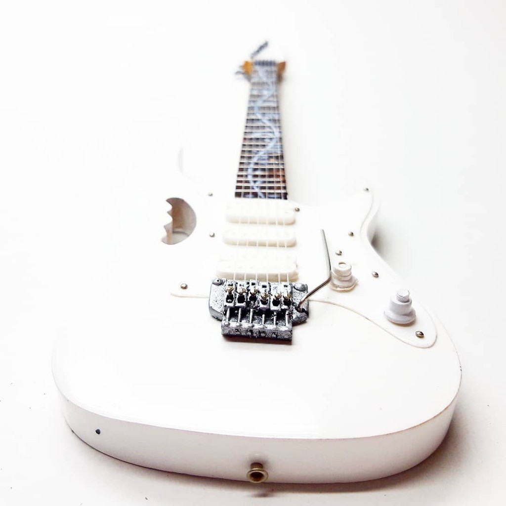 Miniature Guitar Neo Ibanez White