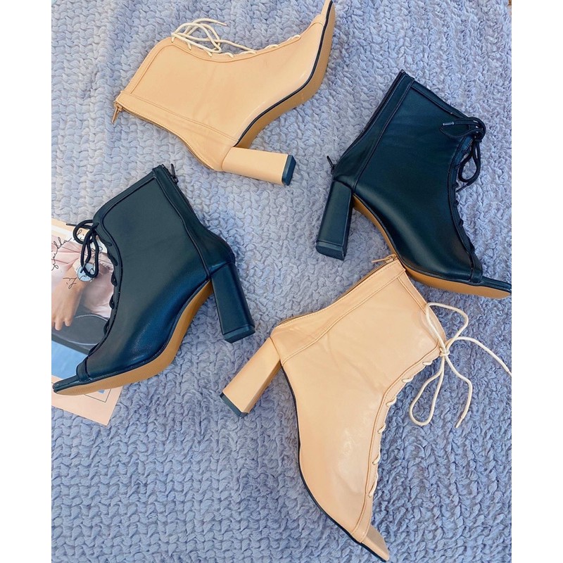 BOOTS CỔ CAO MŨI VUÔNG DÂY CỘT CÓ KHOÁ SAU GÓT VUÔNG