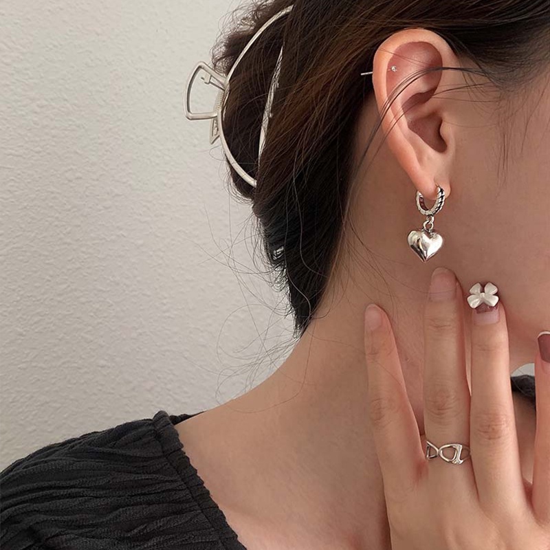 Khuyên Tai Kim Loại Hình Trái Tim Gấu Phong Cách Hàn Quốc