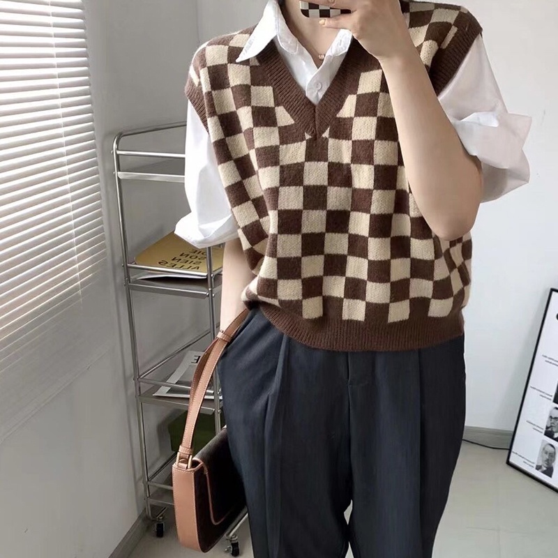 Áo len nữ cổ chữ V không tay họa tiết caro thời trang | BigBuy360 - bigbuy360.vn